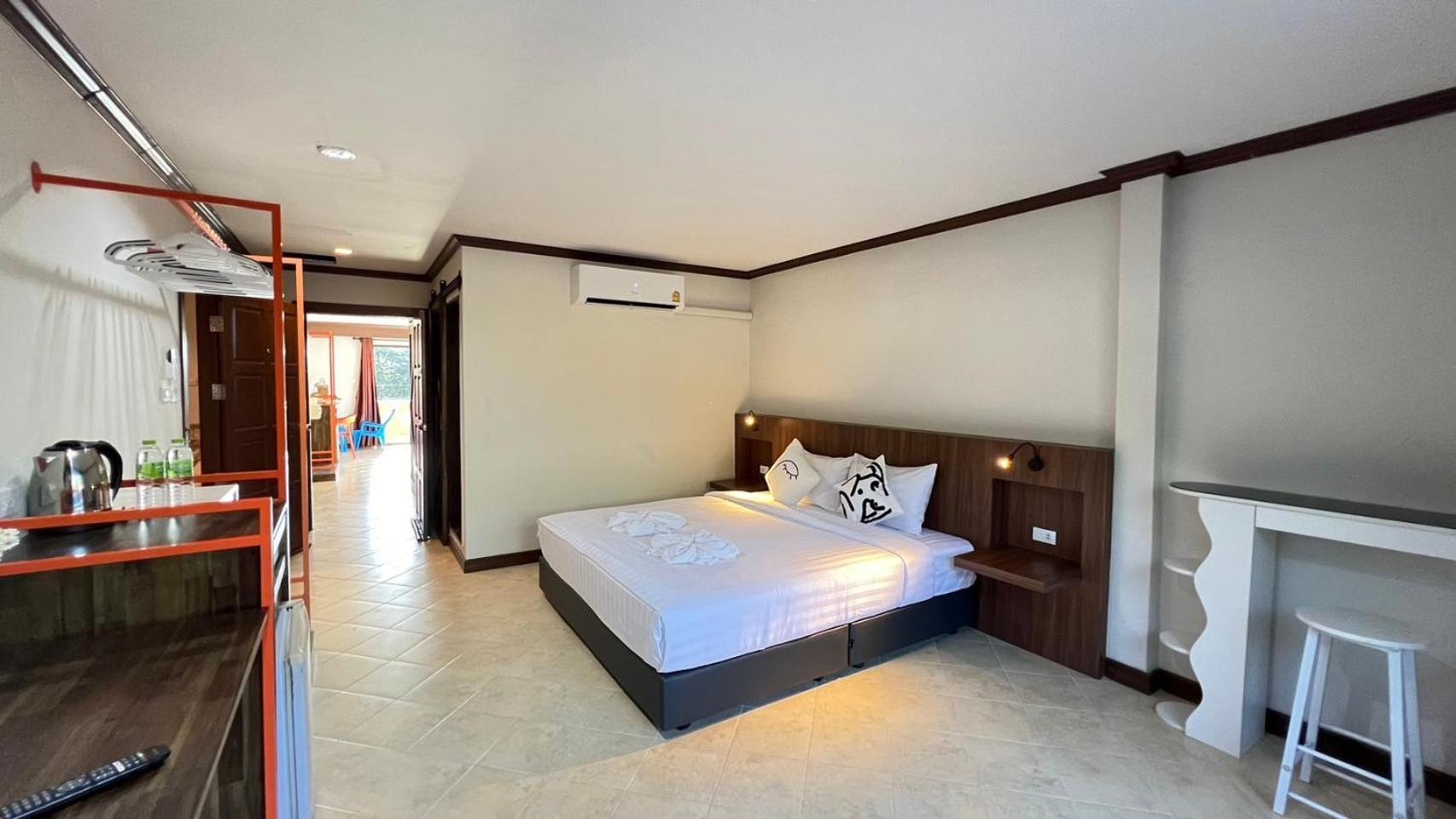 Hotel My Friend'S House Karon Esterno foto