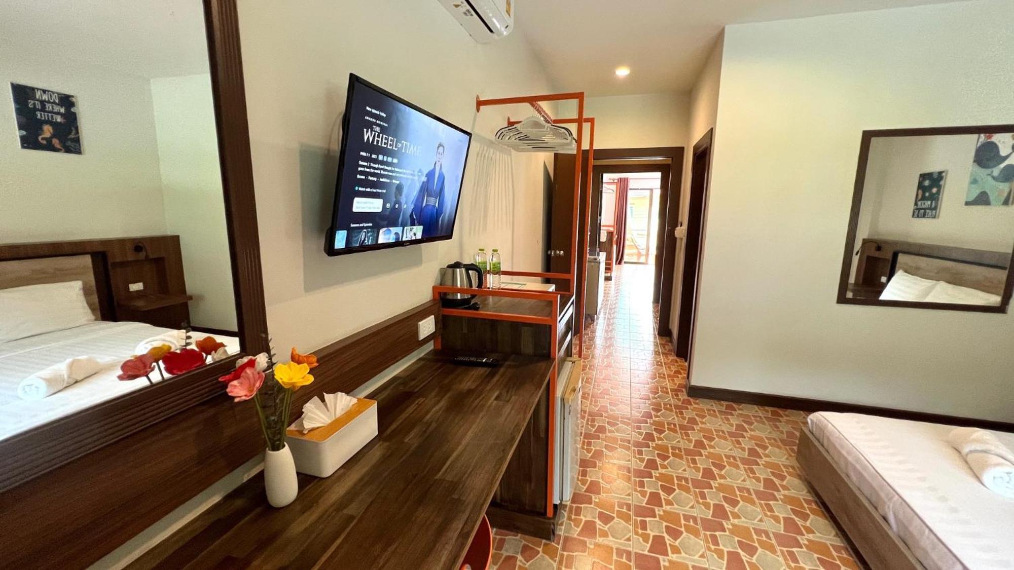 Hotel My Friend'S House Karon Esterno foto