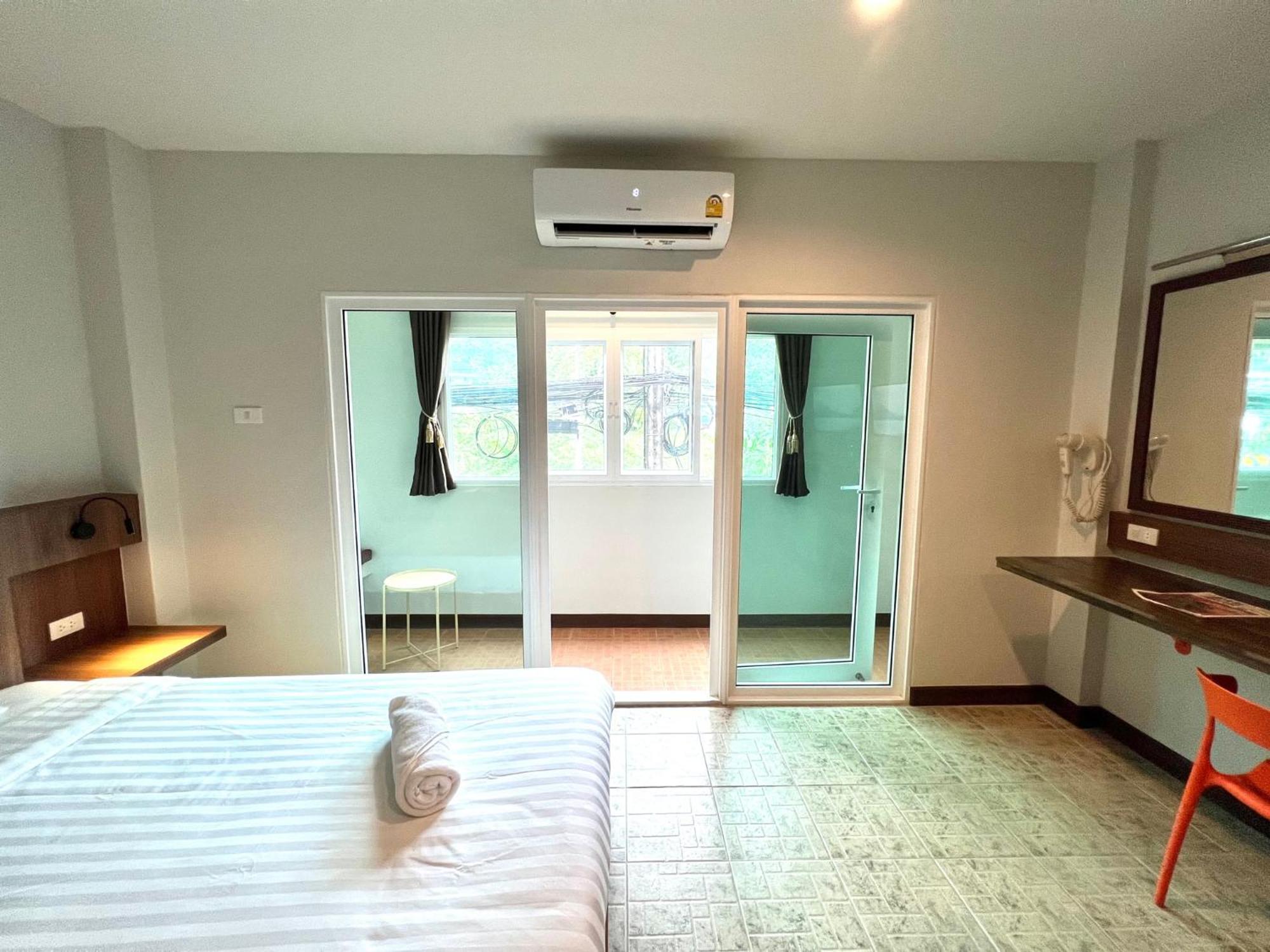 Hotel My Friend'S House Karon Esterno foto