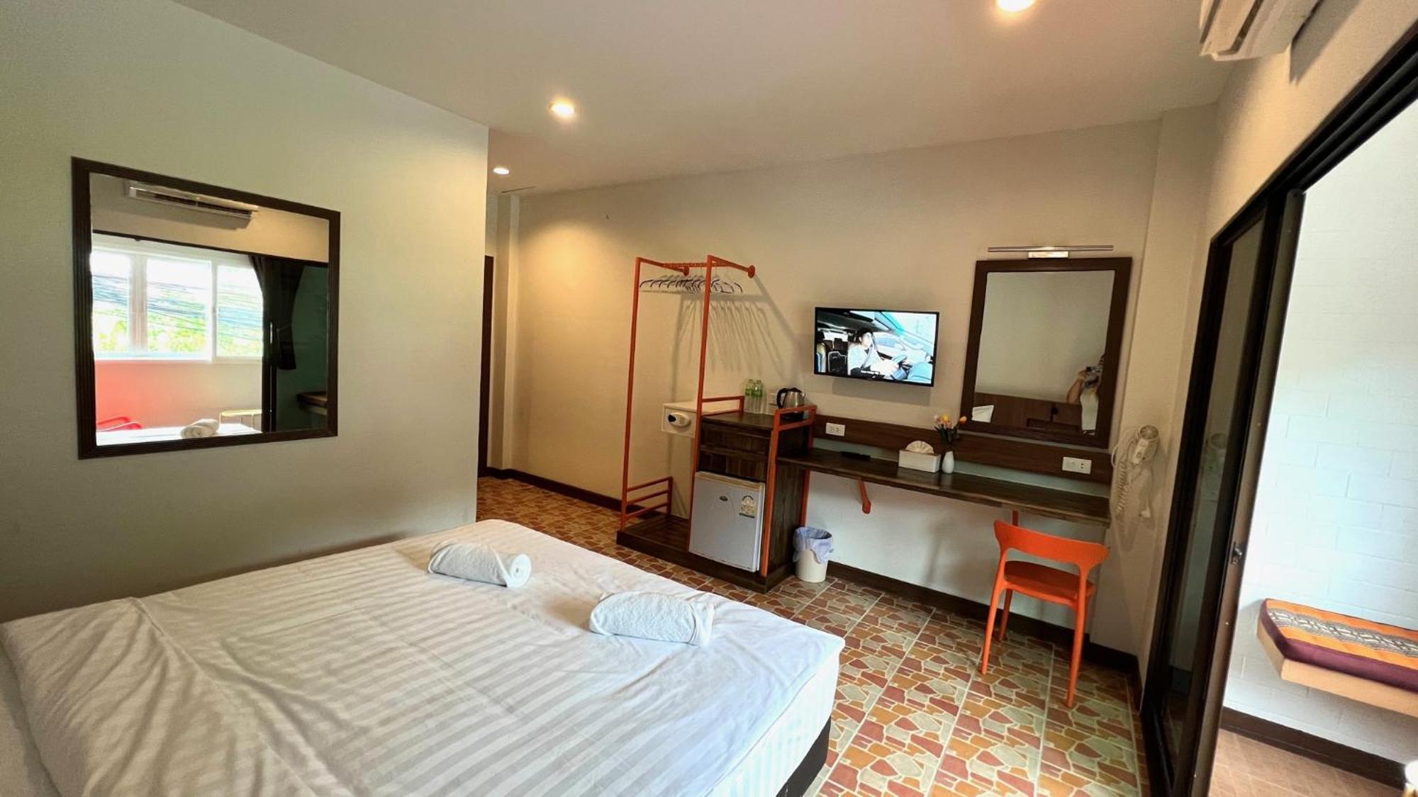 Hotel My Friend'S House Karon Esterno foto